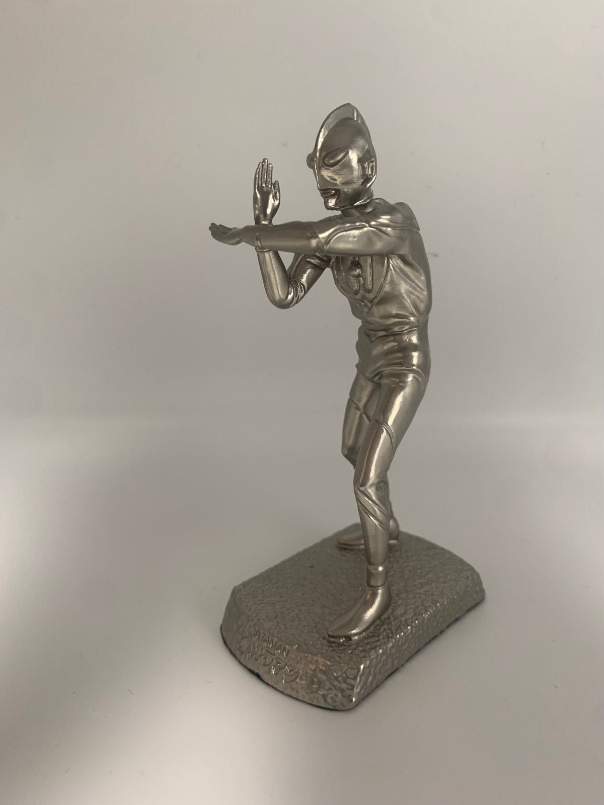 ペーパーウエイト　 ウルトラセブン　「エメリウム光線」 シルバーカラー　金属製 ペーパーウエイト ウルトラセブン 「エメリウム光線」 シルバーカラー