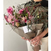 季節のお花のブーケ　￥11000