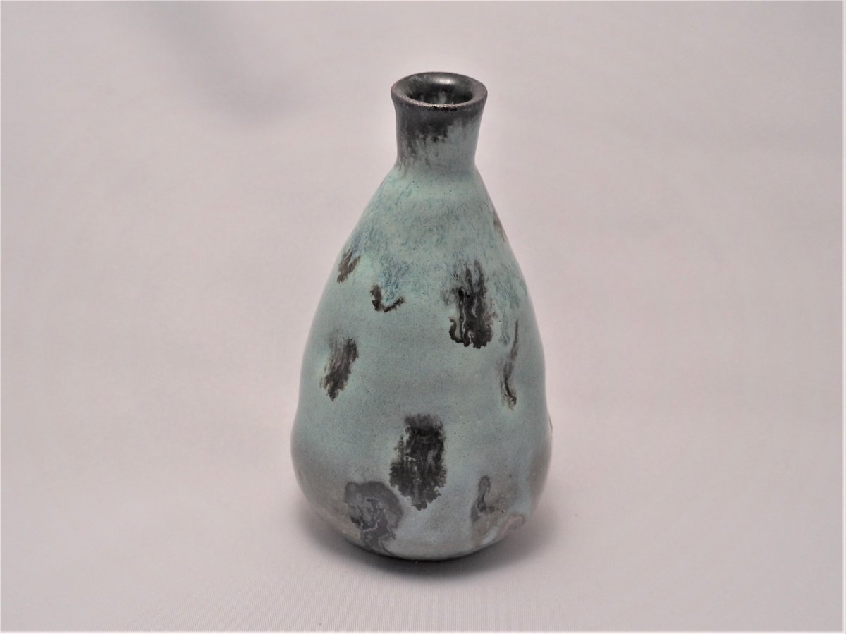 灰釉　酒器　花器　一輪挿し 藁灰釉一輪挿し(わらばいゆういちりんざし) | 岡井翼の陶器