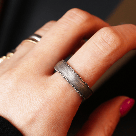 SILVER RING (hair-line)