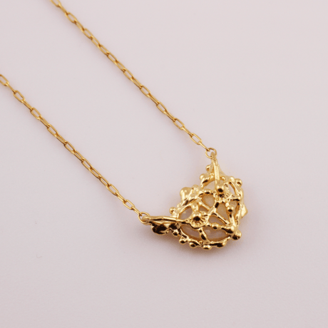K18 opal heart necklace