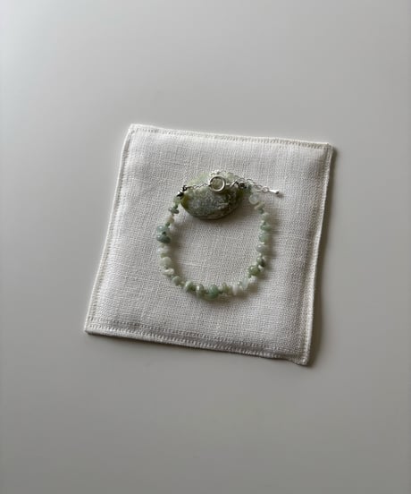 本翡翠のブレスレット
