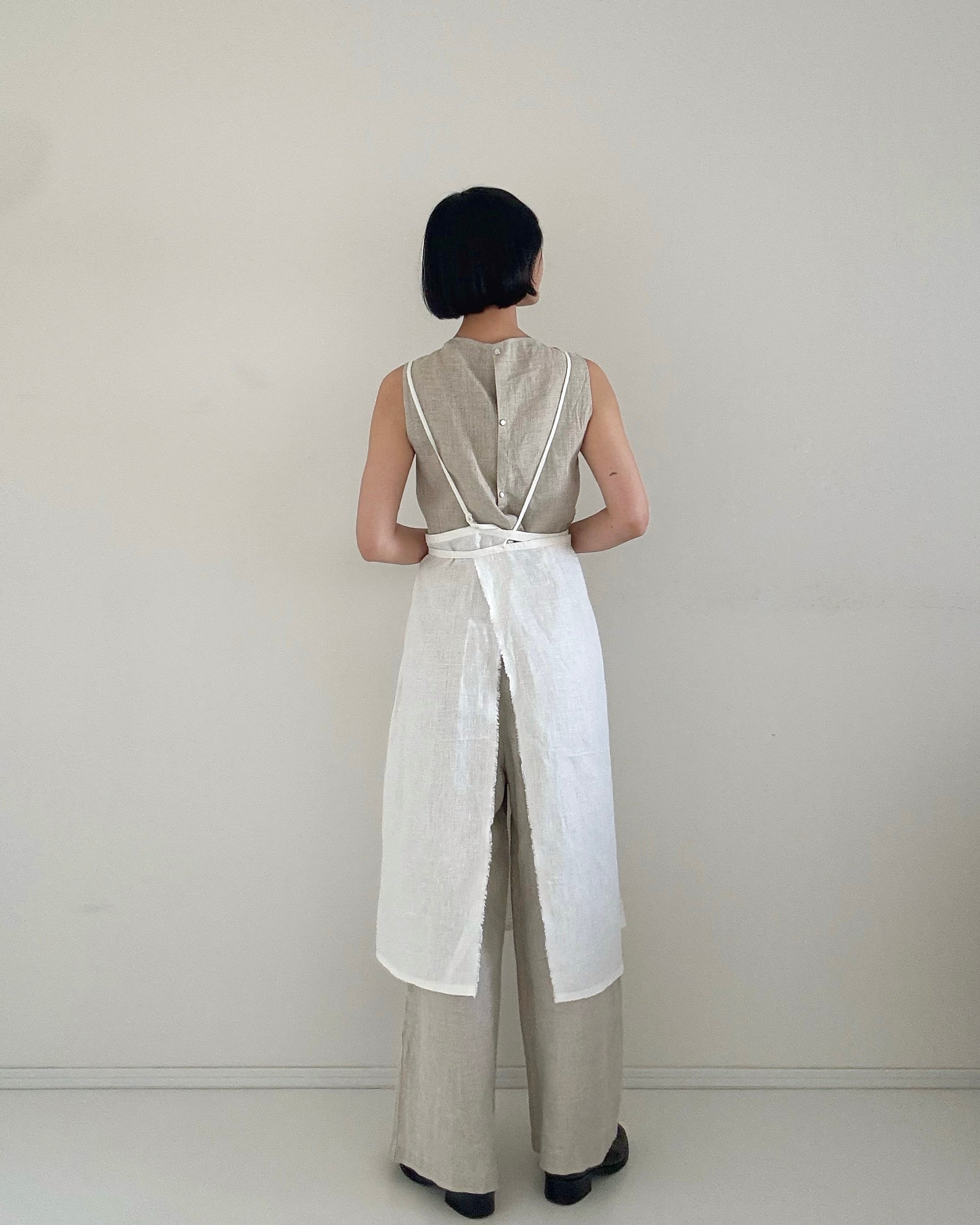 Classic Apron ホワイトリネン | HERHUE