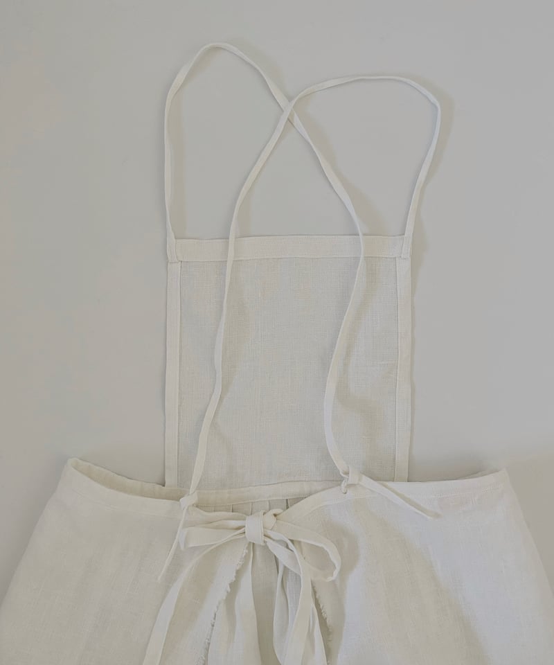Classic Apron ホワイトリネン | HERHUE