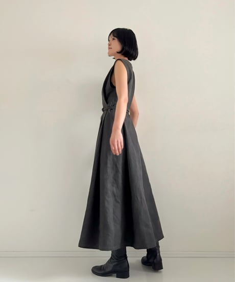 墨染めリネンのカシュクールワンピース