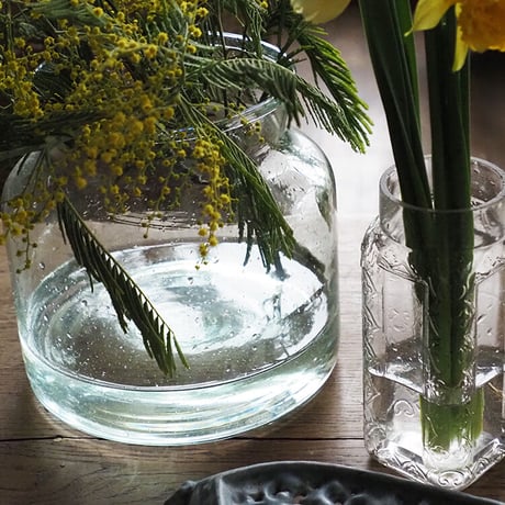 口の広いガラスの花瓶と小さな四角い花瓶（セット）