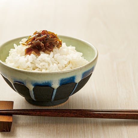 ご飯がすすむ！茎わかめとこんぶのピリ辛ラー油漬け 105g