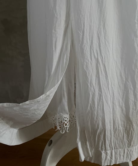 Antique-style Slip Dress Set (Sample Product / Free Size) Color: Ivory / Off White