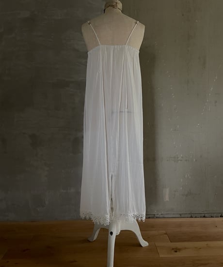 Antique-style Slip Dress Set (Sample Product / Free Size) Color: Ivory / Off White