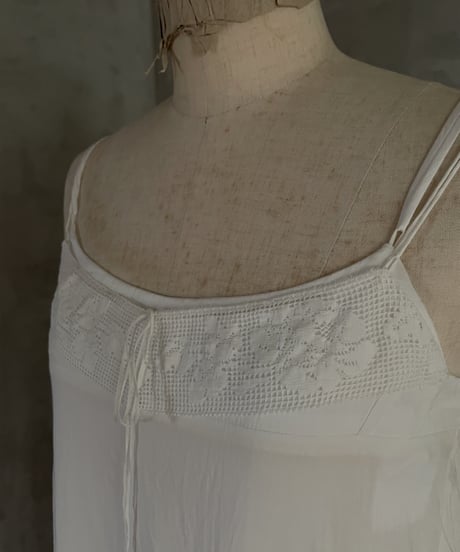 Antique-style Slip Dress Set (Sample Product / Free Size) Color: Ivory / Off White