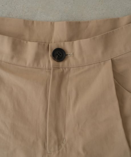 short pants beige
