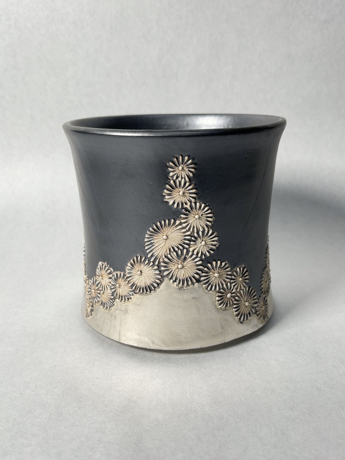 石塚花弓 植木鉢 新品未使用 Hanayumi /trigger トリガー 石塚花弓・粉引鉢 | t.roots