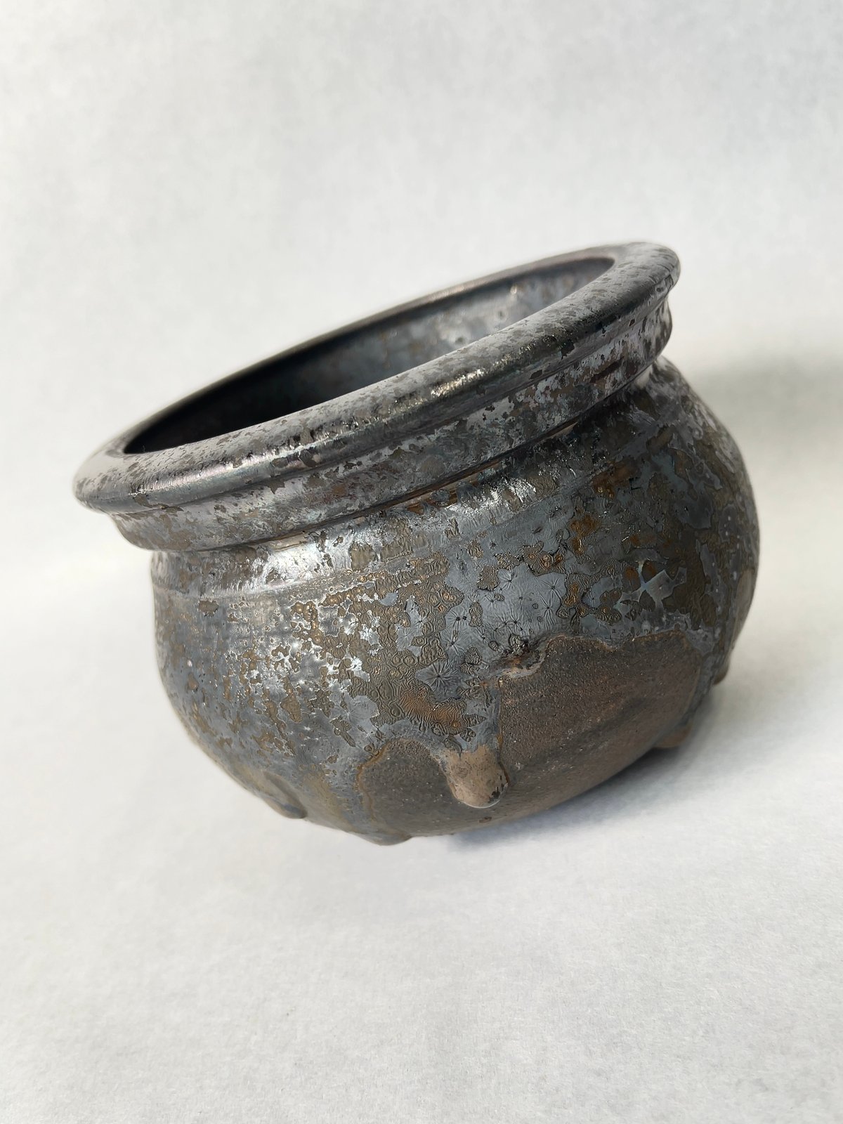 緒締玉 骸骨 ドクロ 陶磁器 骨董 印籠 胴乱 R1438 緒締玉 骸骨 ドクロ