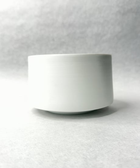 中里博恒・白磁 円筒(濃藍)
