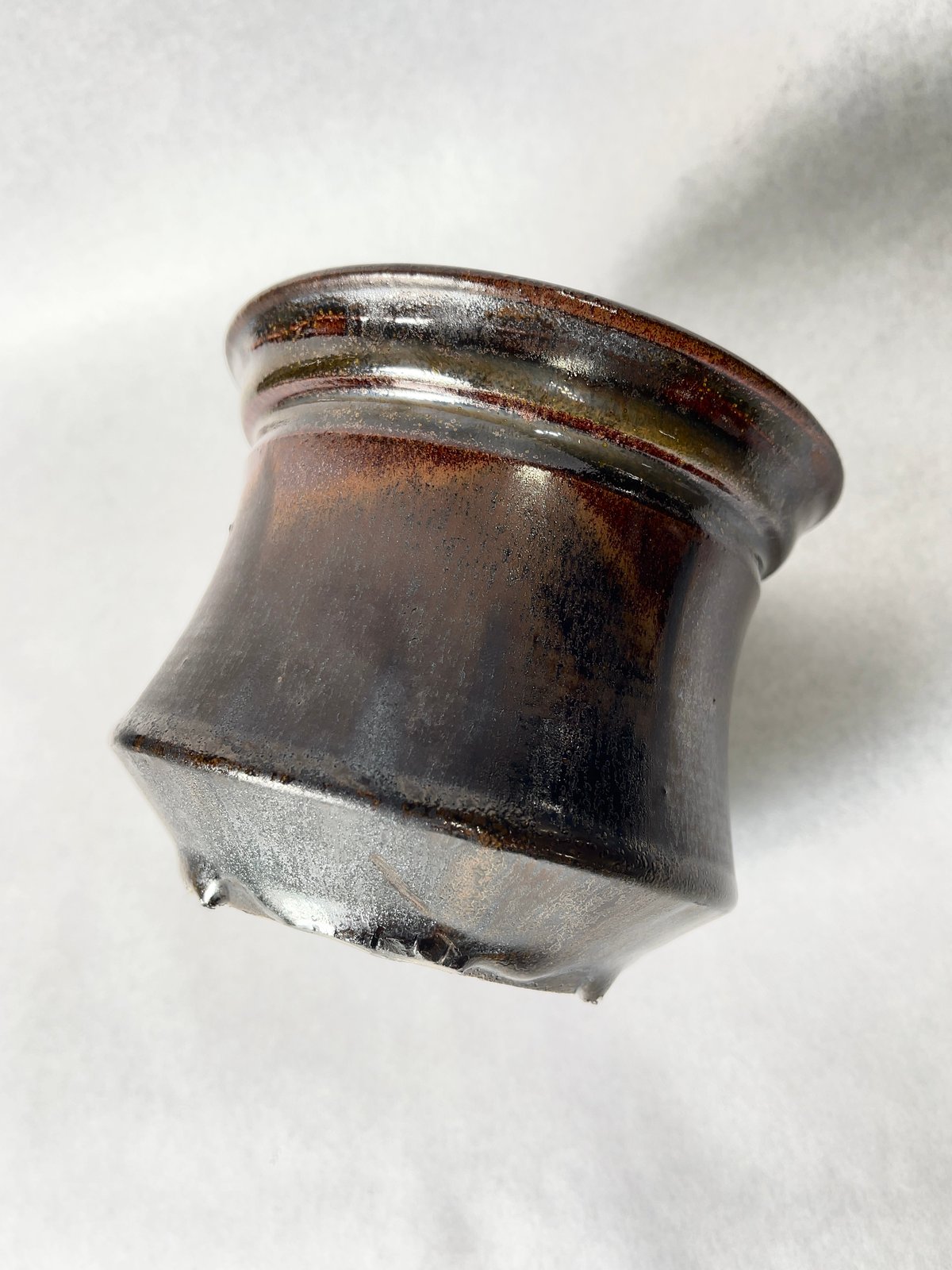 【中古美品】　姫野翔太　金彩　鎬斜めシリンダー（四国限定モデル） 姫野翔太「鉄赤飴釉cylinder」 | t.roots