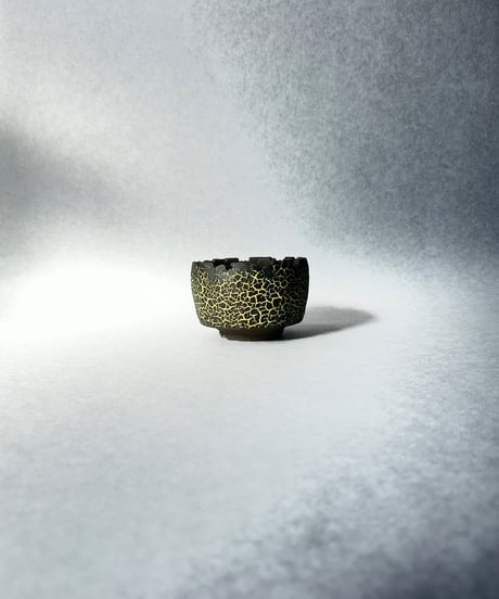 雷土・クラック釉薬ブラックカラーシリーズ鉢 茶碗型Ｓ 黄