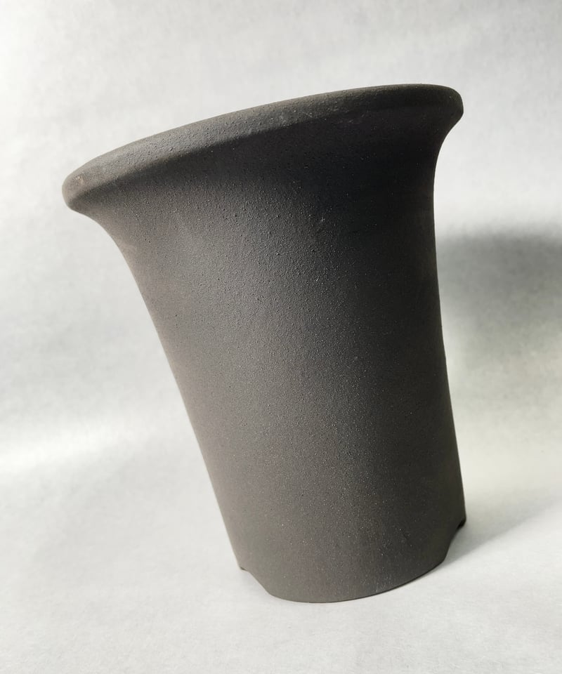 黒燻蘭鉢・L | t.roots