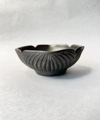 新里竜子・しのぎ花小鉢