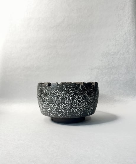 雷土・クラック釉薬ブラックカラーシリーズ鉢 茶碗型サイズ大鉢 白