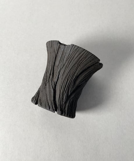 kikko trigger 陶器鉢 kikko×trigger〉による、唯一無二の植木鉢が