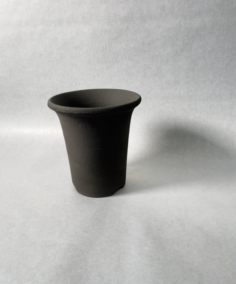 黒燻蘭鉢・M | t.roots