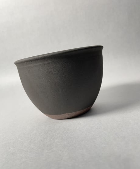 伝市鉢・手づくりコウロ型4号 黒化粧