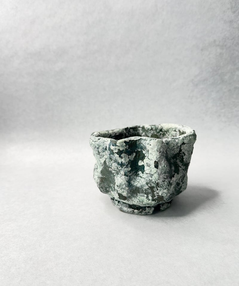 波部圭亮・Ruins | t.roots