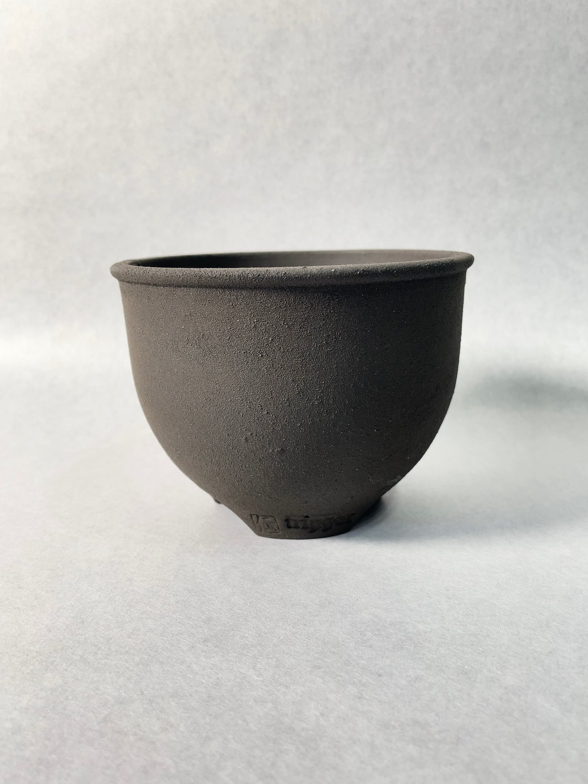 黒燻伝市鉢・M | t.roots