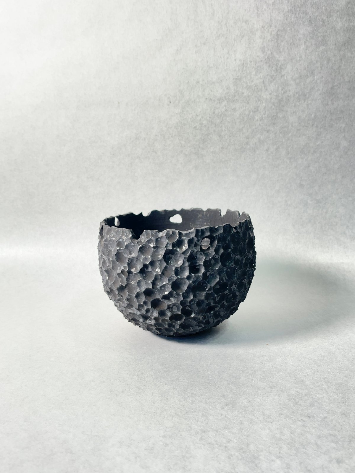 雷土・蜜鉢 黒結晶2番釉薬 M | t.roots