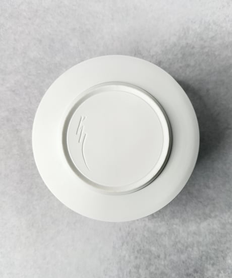 中里博恒・白磁 円筒(濃藍)