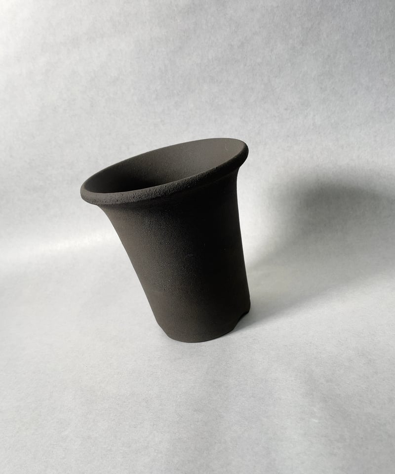 黒燻蘭鉢・M | t.roots