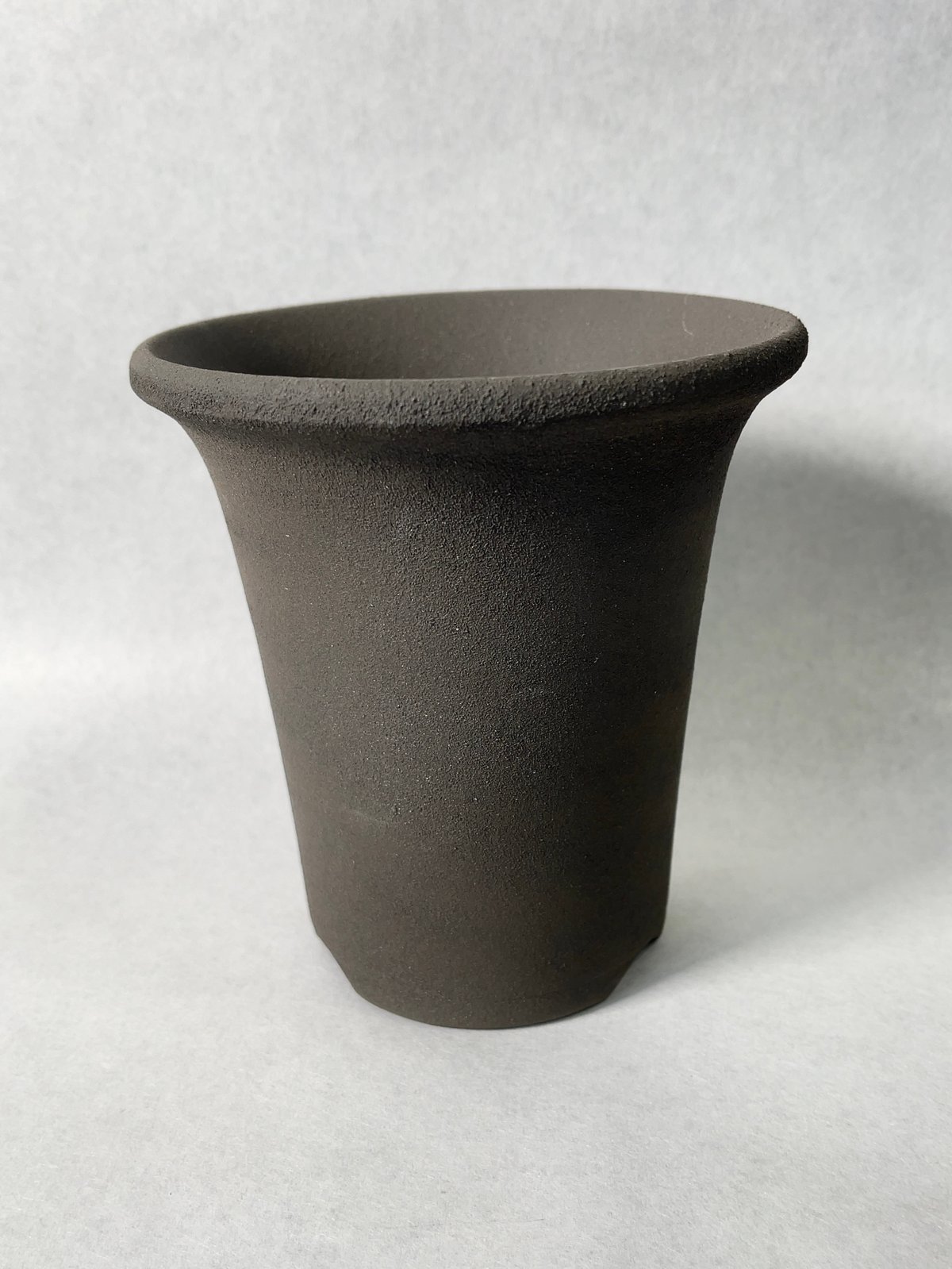 黒燻蘭鉢・M | t.roots