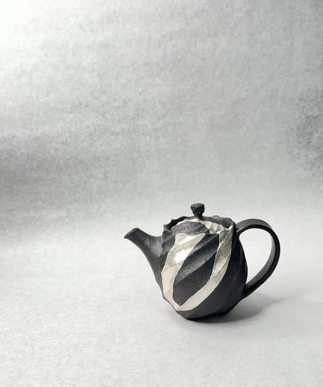 銀彩Spiral pot