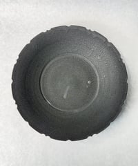 中里博恒・墨渇黒釉 稜花皿