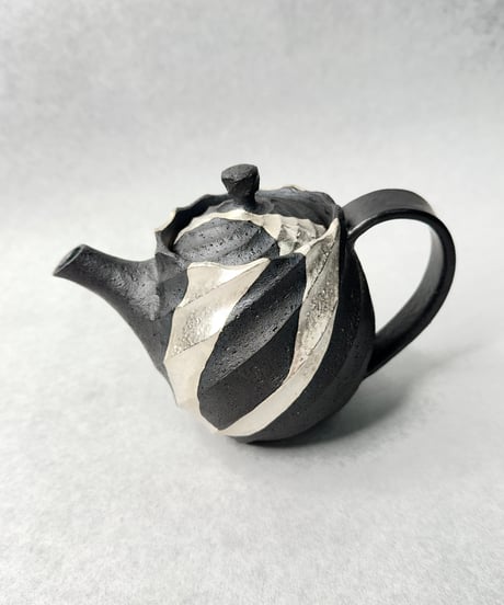 銀彩Spiral pot