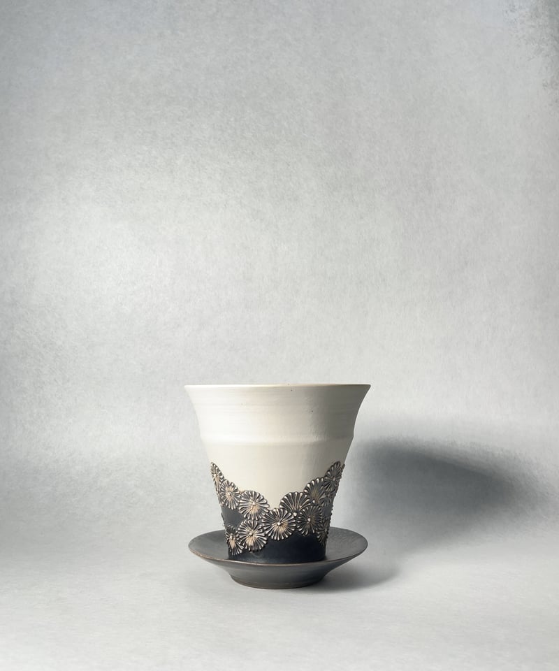 石塚花弓 植木鉢 新品未使用 Hanayumi /trigger トリガー 石塚花弓 植木鉢 新品未使用 Hanayumi /trigger トリガー