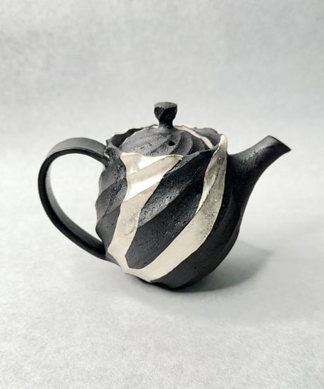 銀彩Spiral pot