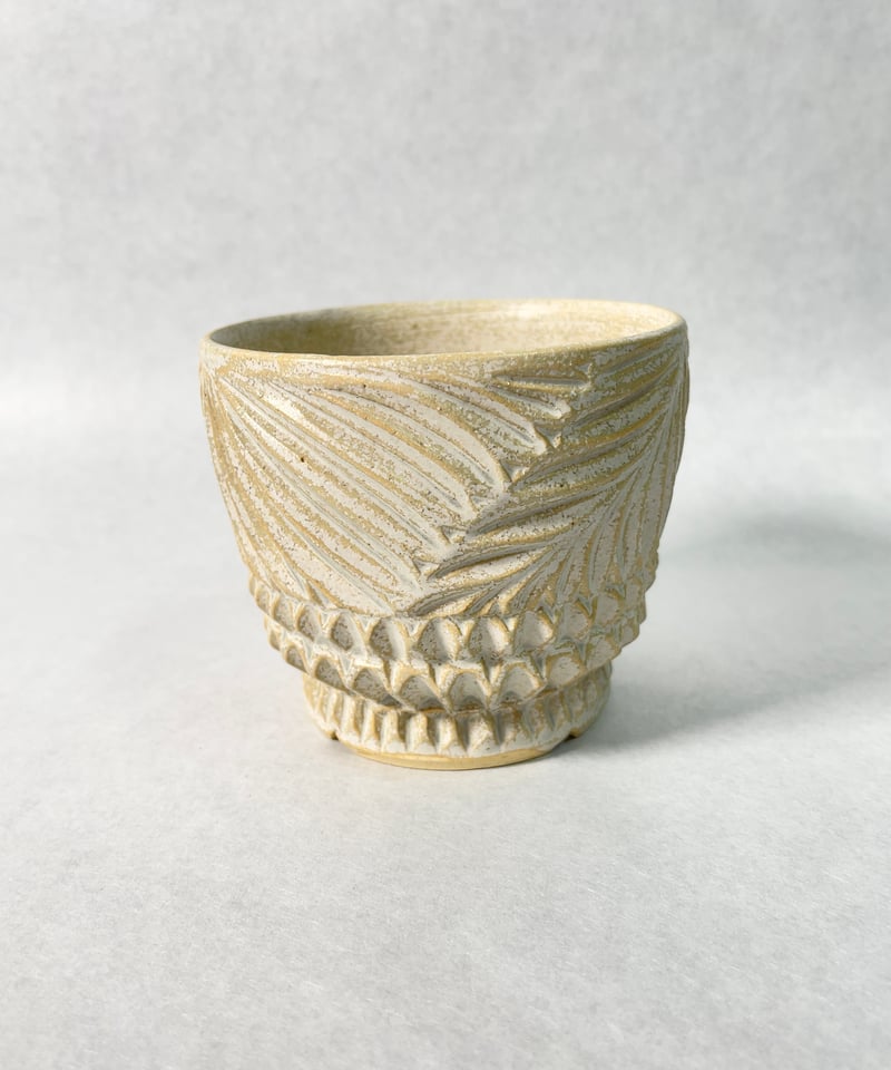 新里竜子 氏　RYUSEN WHITE 陶器鉢 新里竜子 氏 RYUSEN WHITE 陶器鉢 - メルカリ