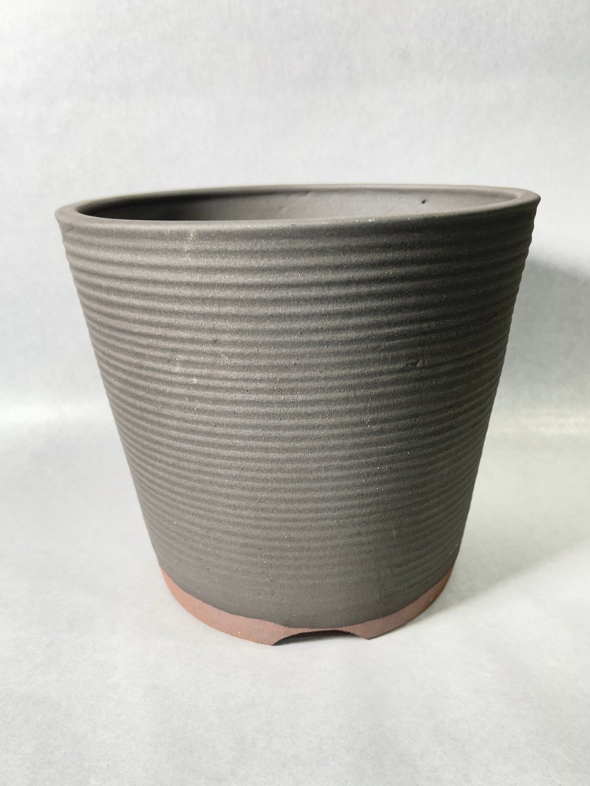 1080→天山→紫色 、グレー、黒透かし模様 陶器植木鉢 楽天市場】KAMIYAMA -黒釉ツバ広- 【L】φ15cm×H11cm 5号 リム
