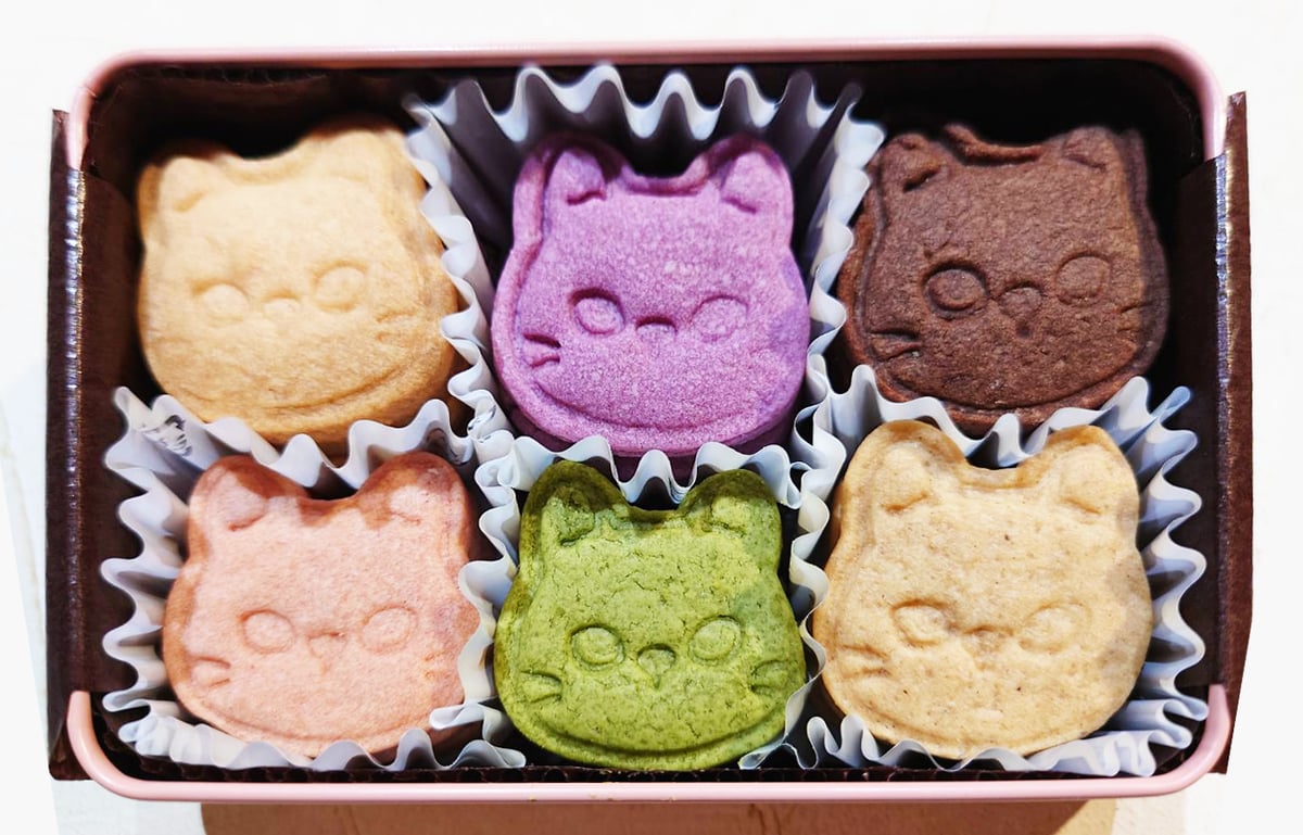 吊り目猫のクッキー缶 | 10月のさくら 吊り目猫のクッキー缶 | 10月のさくら