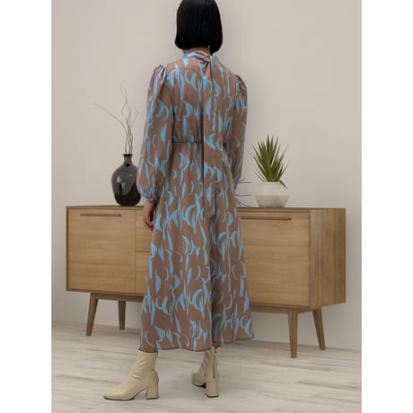 diploa | PRINTED BOW DRESS | Brown x Sax