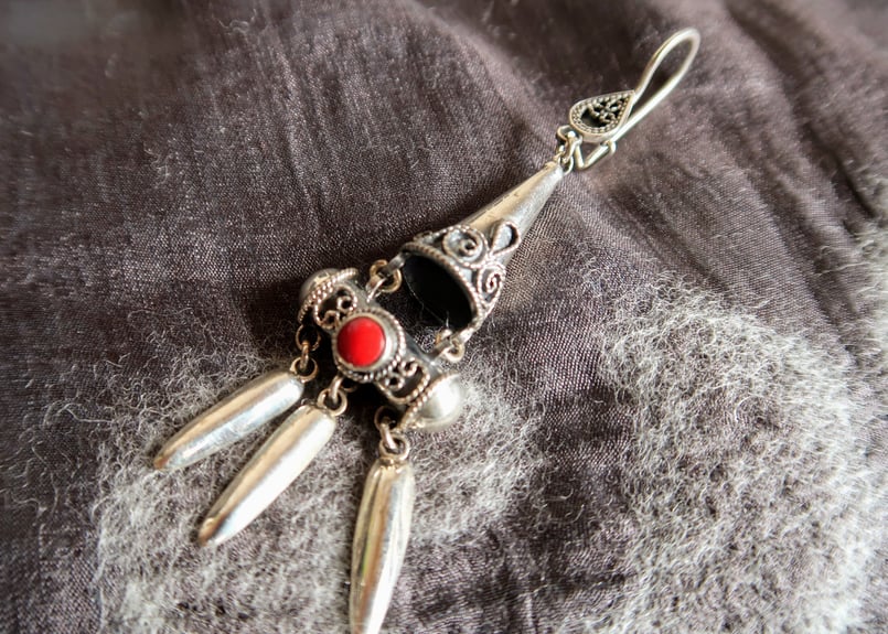 シルバー・ピアス【クルグズスタン Muras silver】MO-ER001-RED | Tu