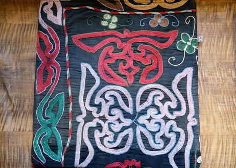 ビンテージ刺繍クッションカバー（両面）【クルグズスタン　Saima製】SM-CC1-3