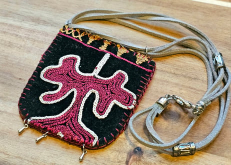 ビンテージ刺繍ペンダント【クルグズスタン　Saima製】SM-PD10