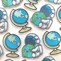 【W16】地球　地球儀　宇宙飛行士　宇宙　1枚