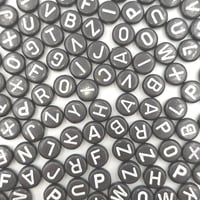【B106】アルファベット　ブラック　ラウンド　ビーズ　7mm　20g　カラーミックス