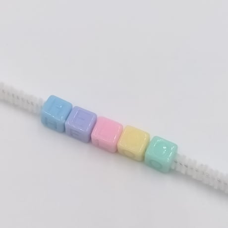 【B53】アルファベット　キューブ　ビーズ　20g　カラーミックス