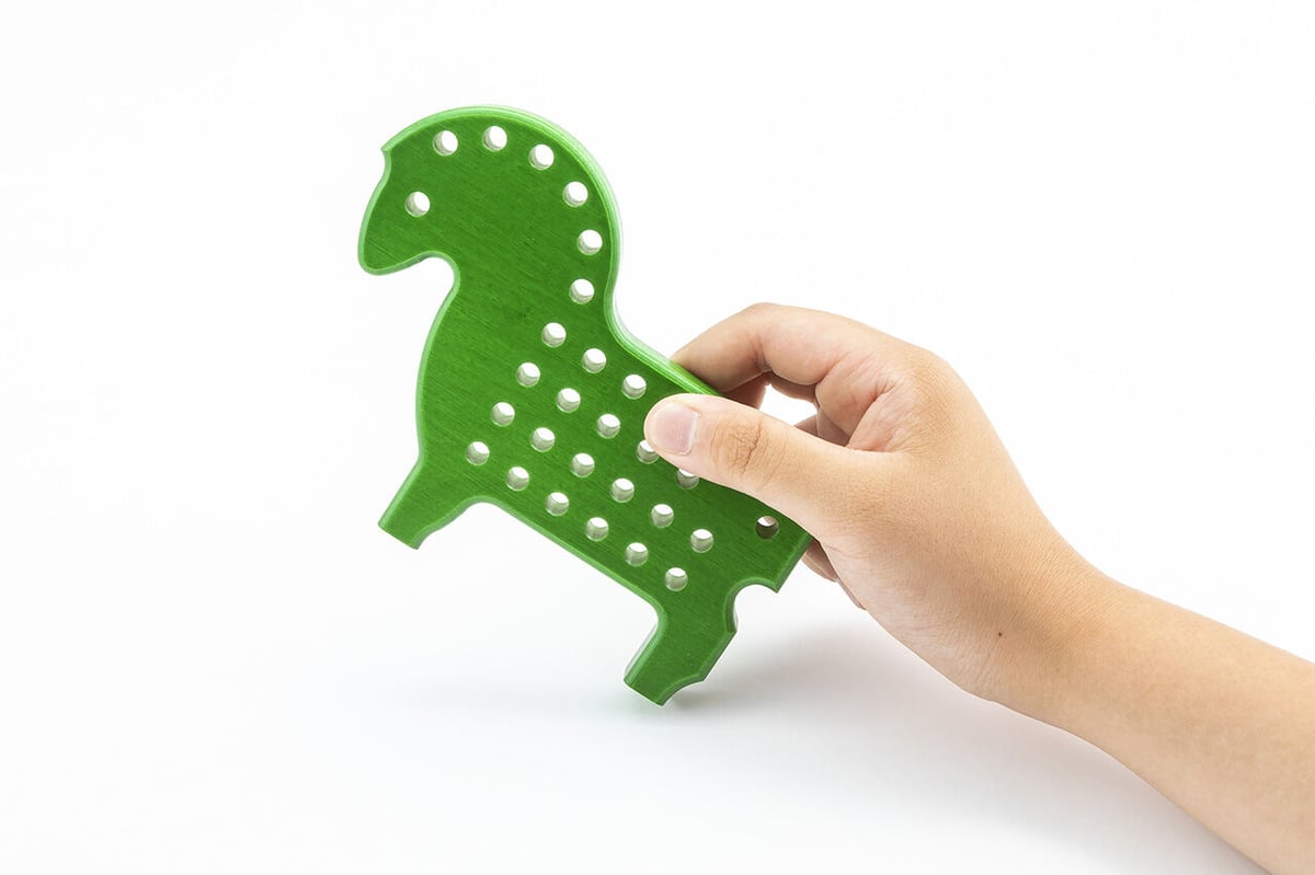 ひも通しポニー各色(青・緑・赤) | 絵本と木のおもちゃの店ぴっぴ