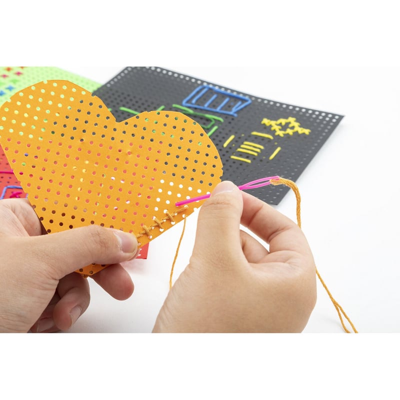 ステッチカードセット針、糸付き | 絵本と木のおもちゃの店ぴっぴ  