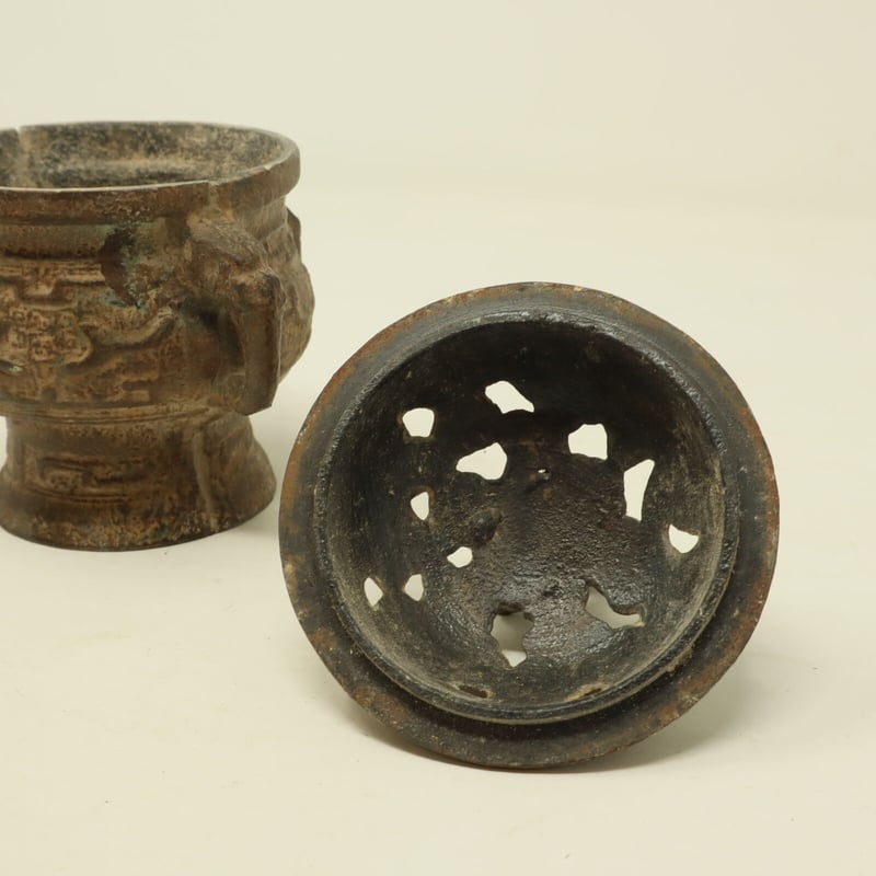 A003【香炉】 透かし獅子摘蓋 両耳 青銅 | 中国美術・茶器 花葉 A003【香炉】 透かし獅子摘蓋 両耳 青銅 | 中国美術・茶器 花葉